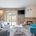 Nonni-romantic Stone House Prázdninový dům