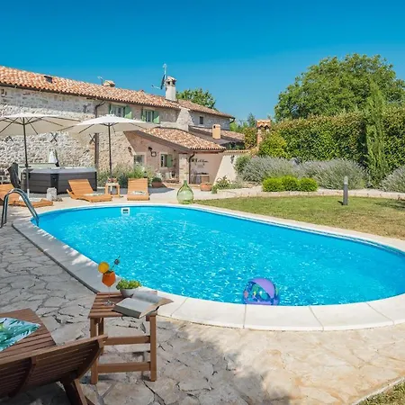 בית נופש Nonni-romantic Stone House Višnjan