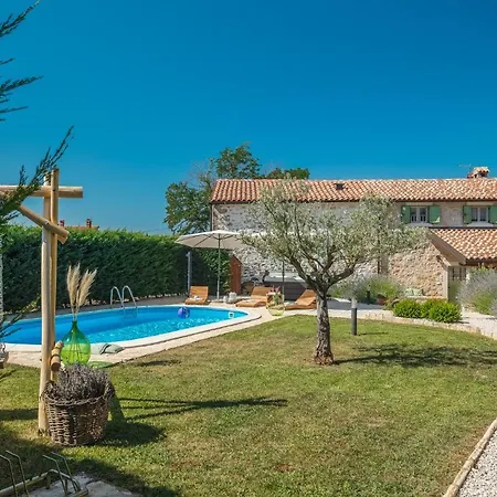 Nonni-romantic Stone House