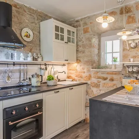Nonni-romantic Stone House Tatil Evi *