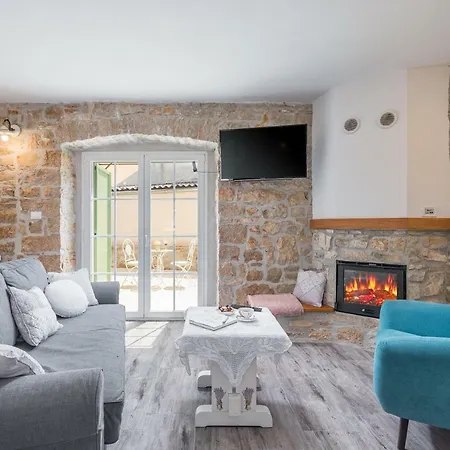 Nonni-romantic Stone House בית נופש