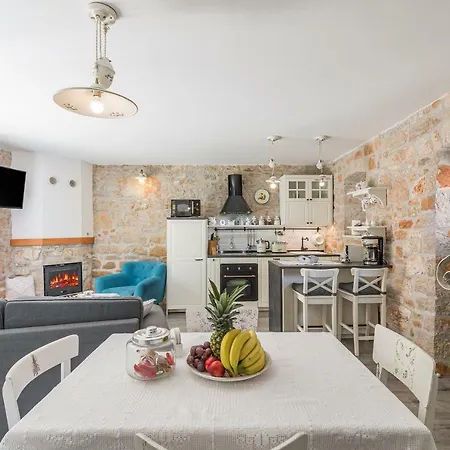 Nonni-romantic Stone House בית נופש