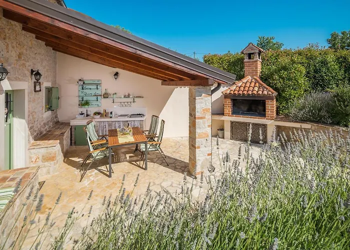 Nonni-romantic Stone House Feriehus *