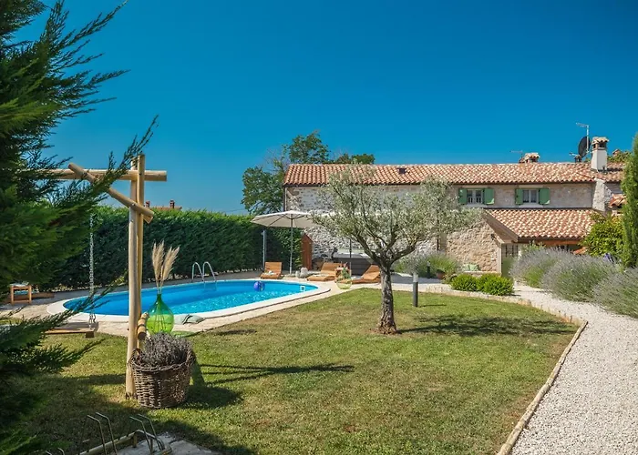 Nonni-romantic Stone House