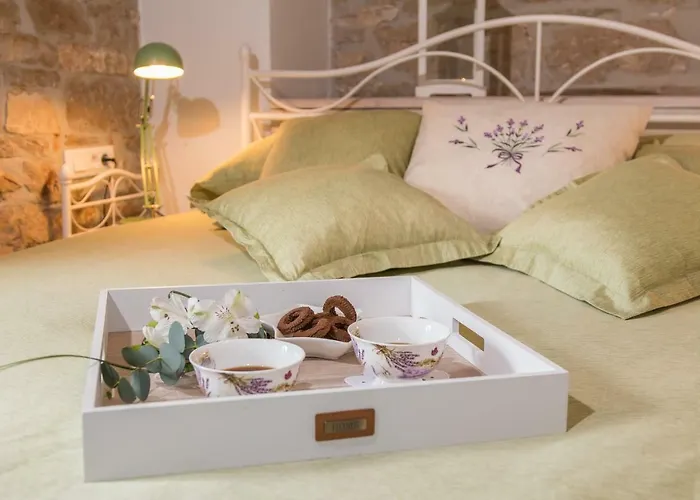 Nonni-romantic Stone House *