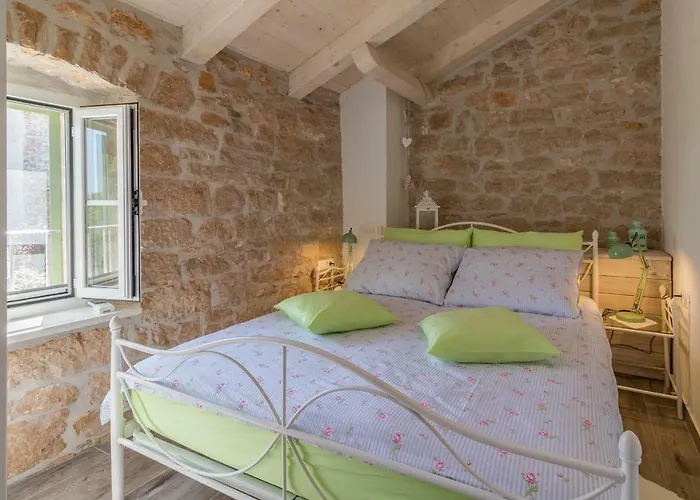 Nonni-romantic Stone House Višnjan