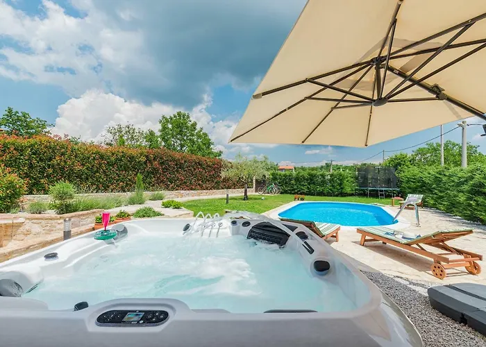 Feriehus Nonni-romantic Stone House Višnjan