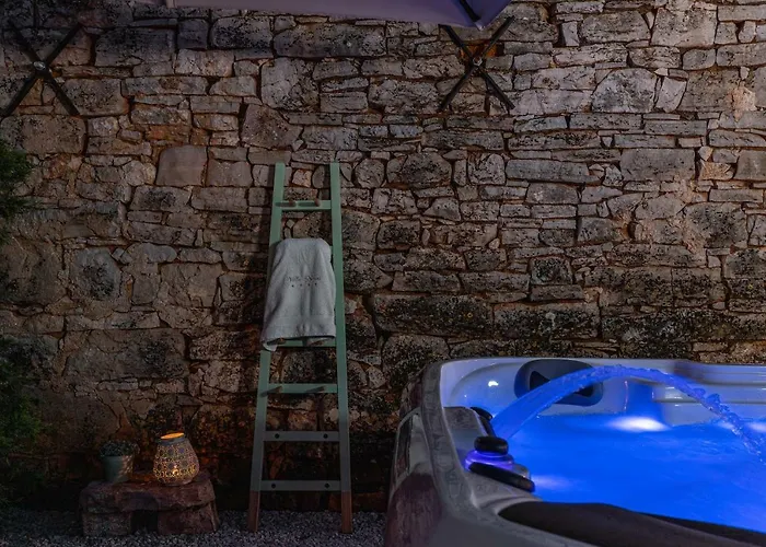 Nonni-romantic Stone House *