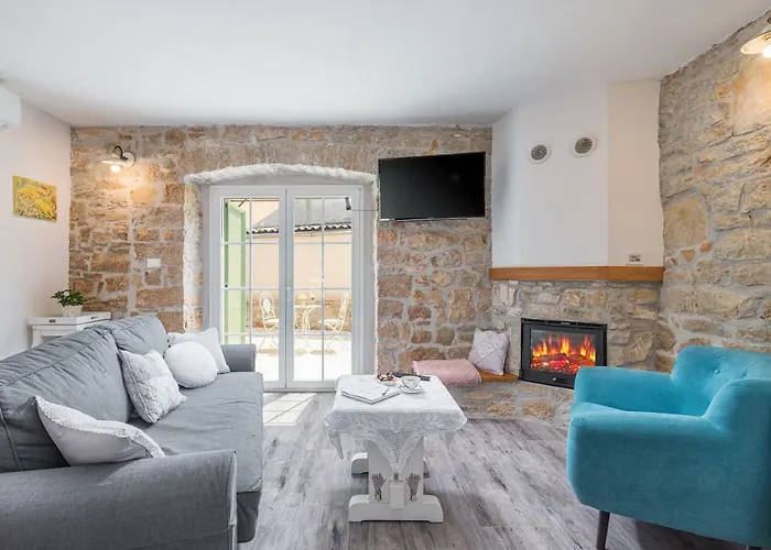 Nonni-romantic Stone House Feriehus