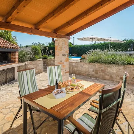 Nonni-romantic Stone House Vikendica *