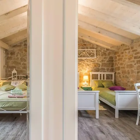 Nonni-romantic Stone House Višnjan