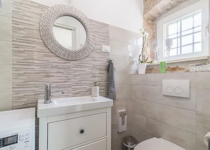 Nonni-romantic Stone House *