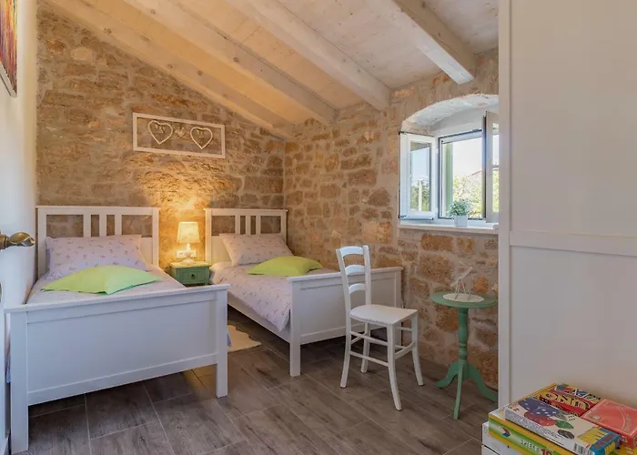 Nonni-romantic Stone House 펜션 Višnjan